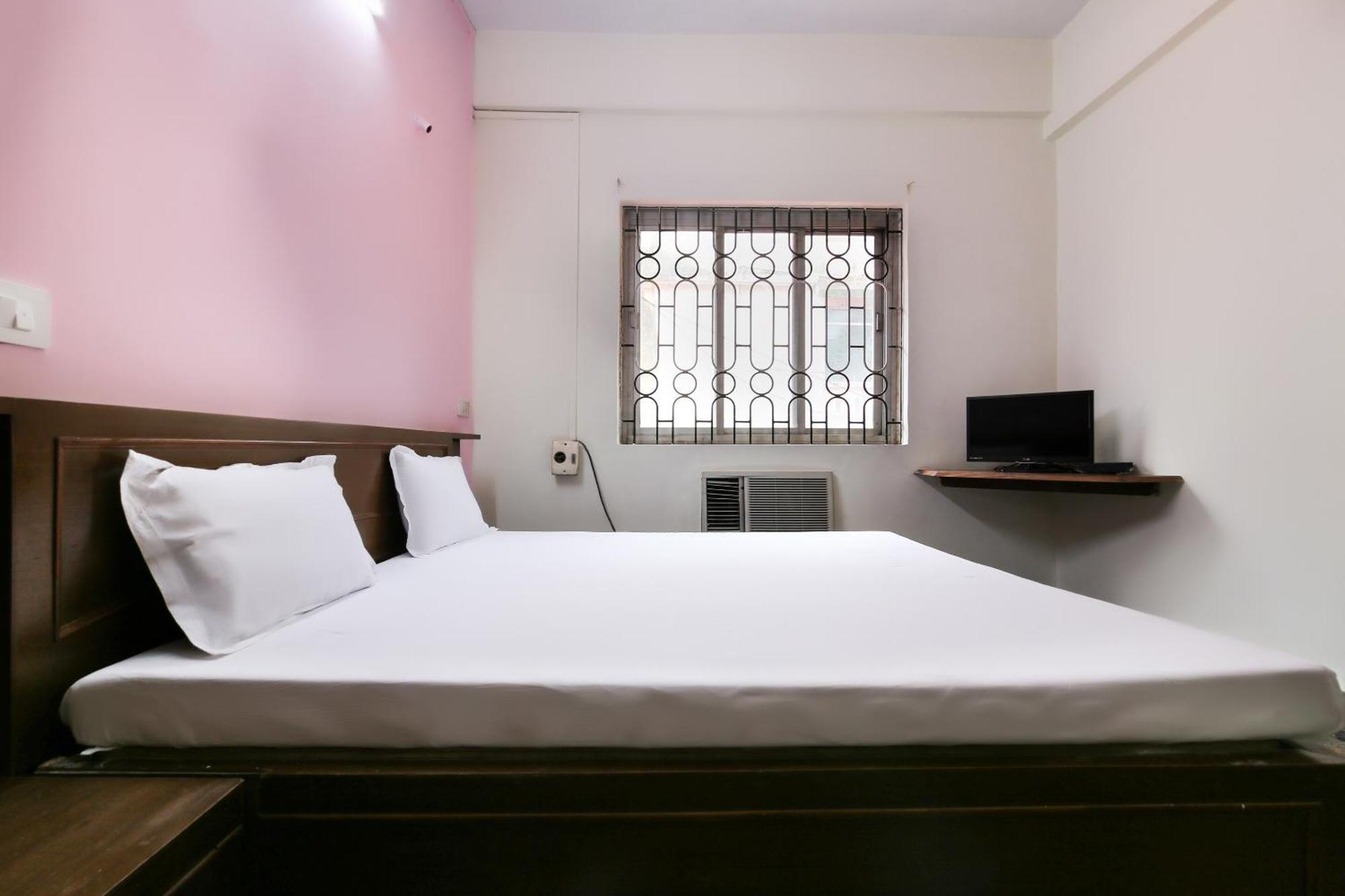 Hotel O Venkatesh Leela Hotel Ponda Bagian luar foto