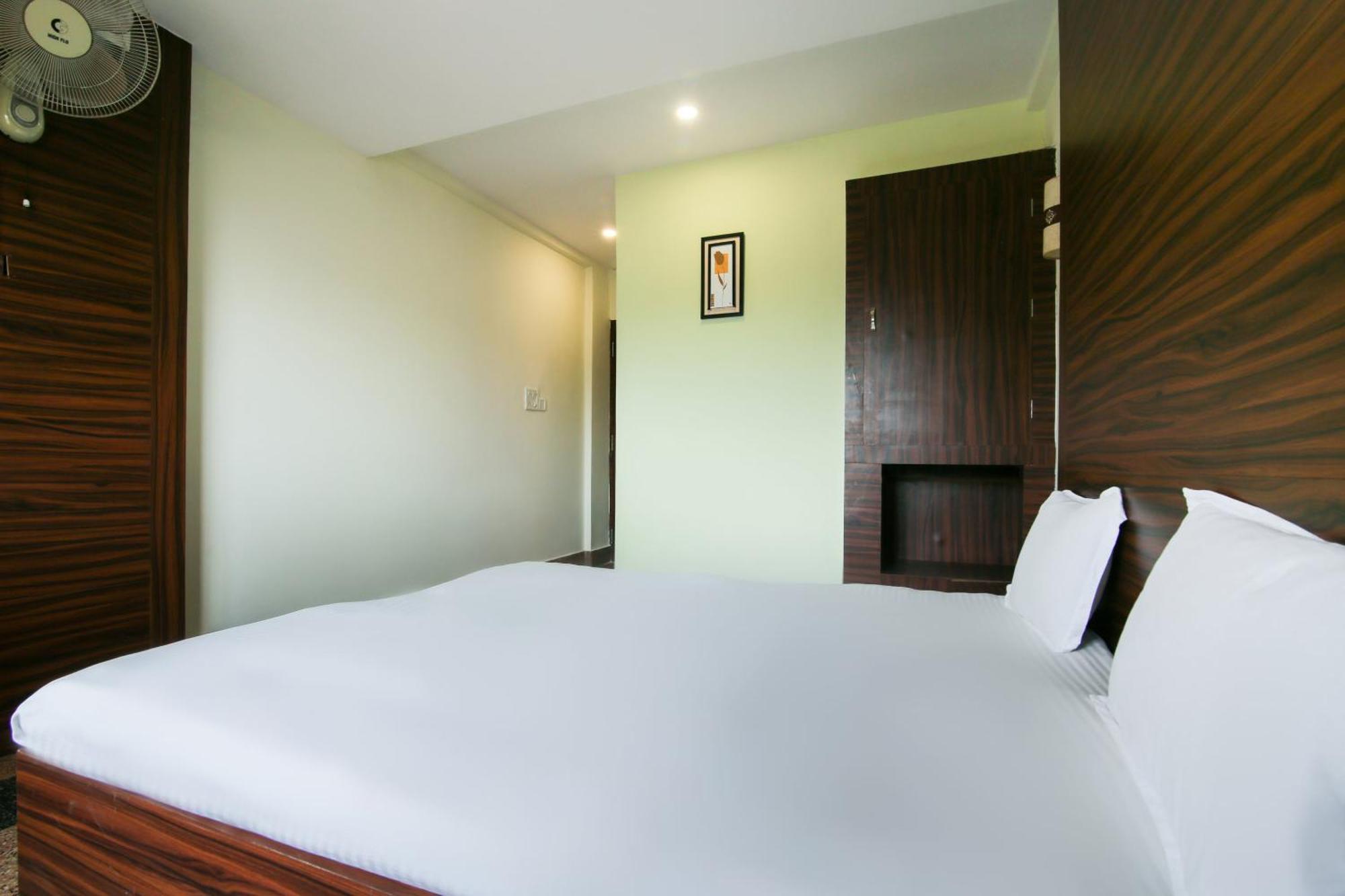 Hotel O Venkatesh Leela Hotel Ponda Bagian luar foto